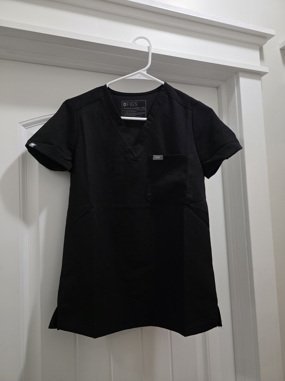 FIGS Black V-Neck Catalina Top XXS